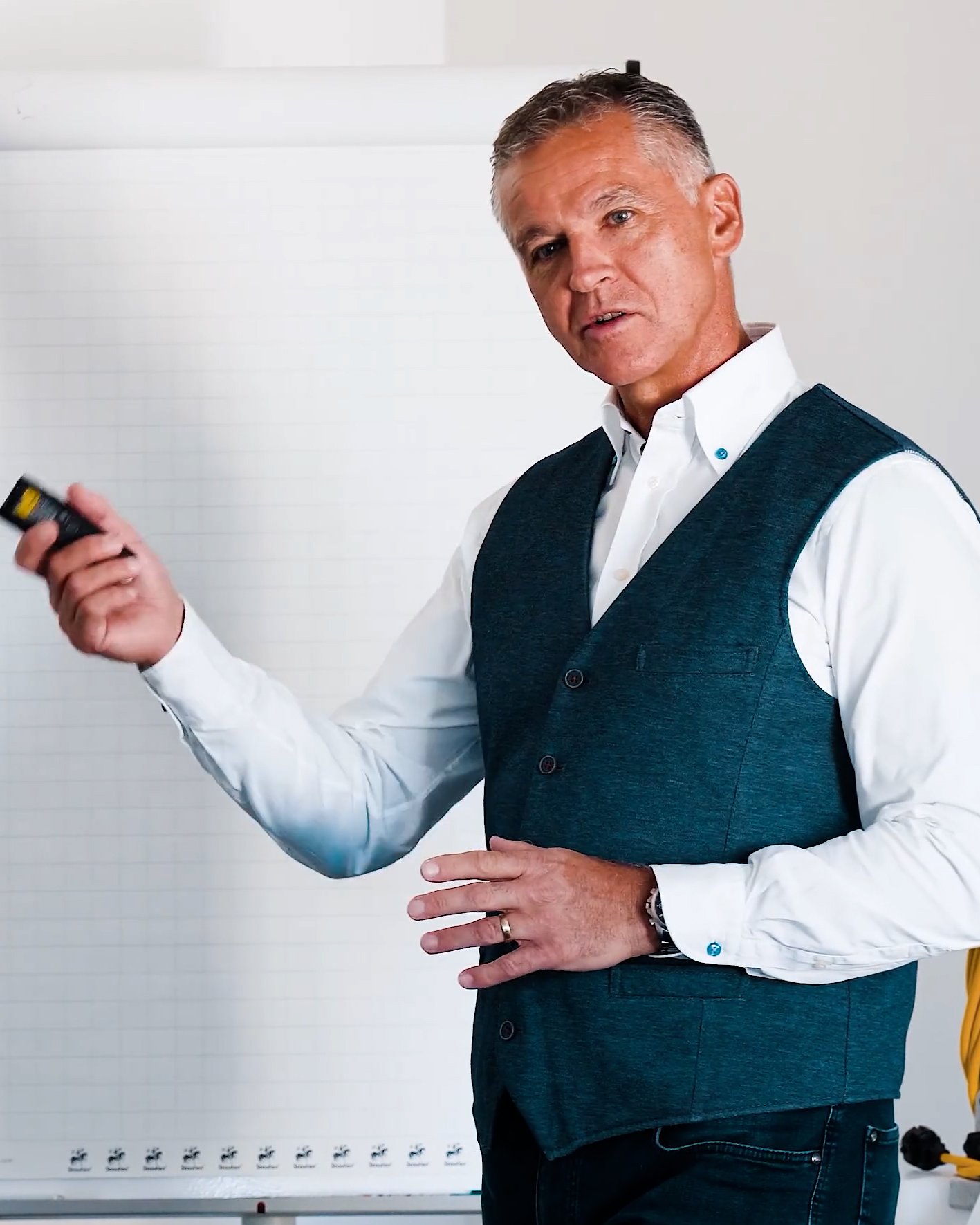Referent erklärt am Flipchart